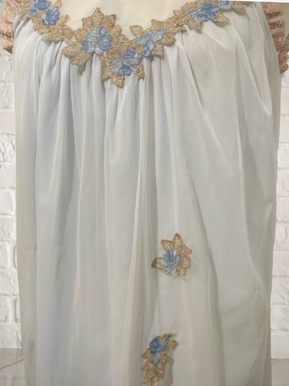 Vintage 1960s Aristocraft USA Made Sheer Nylon Embroidered Nightgown M - Picture 9 of 9